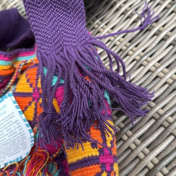 NWT Unique Handmade Monchila Bucket Bag-Crossbody-Drawstring Top-Vibrant Color - Picture 5 of 15